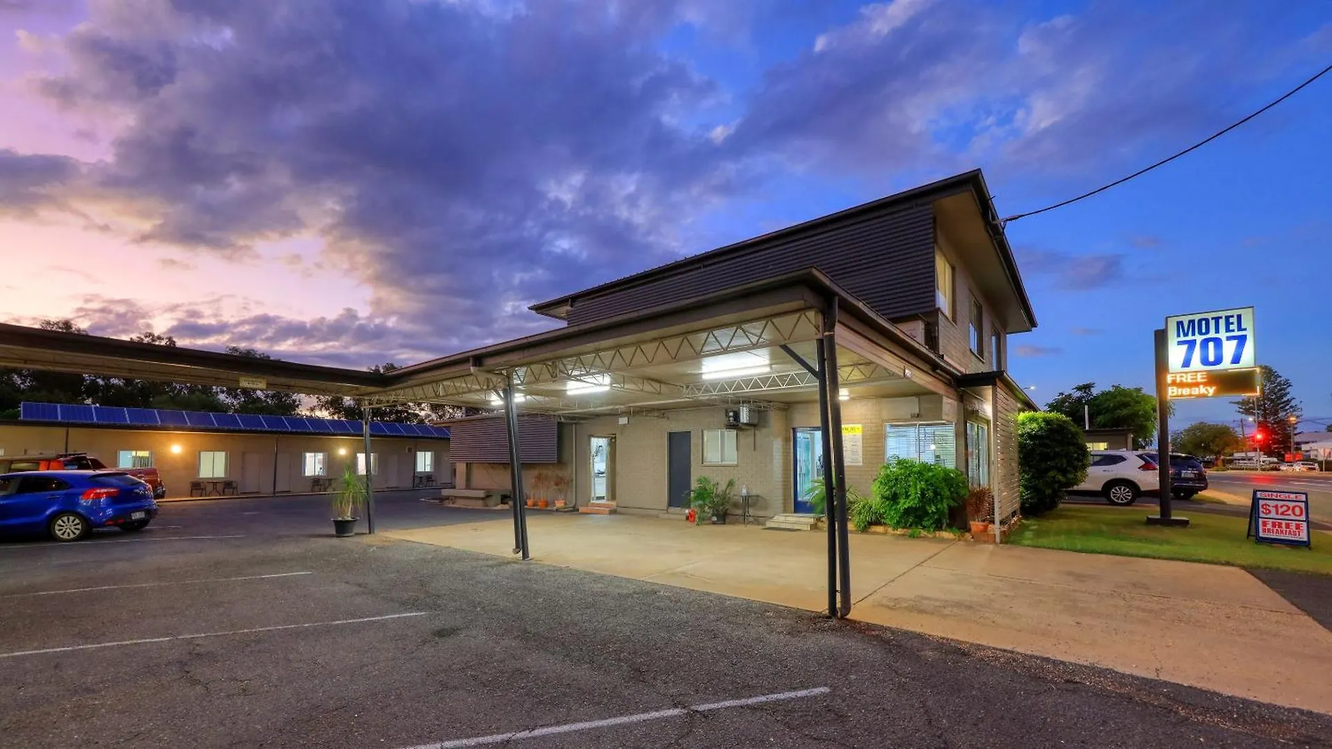 ***  Motel 707 Emerald Australia